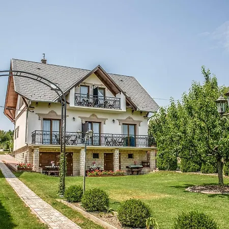 Laky Apartman