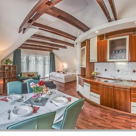 Laky アパート ザラカロシュ