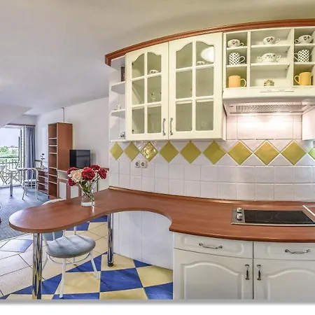 Laky 잘라카로쉬