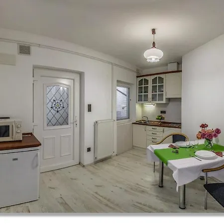 Laky Apartment *