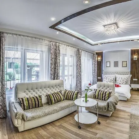 Laky アパート ザラカロシュ