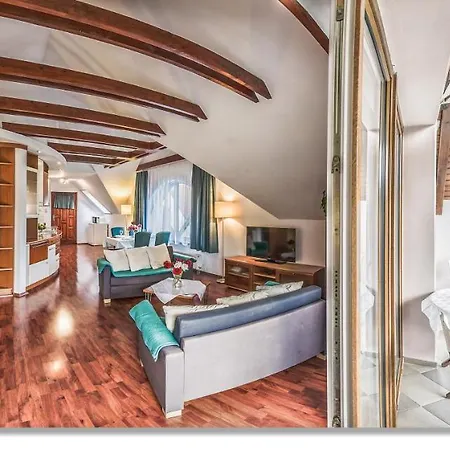 Laky アパート ザラカロシュ